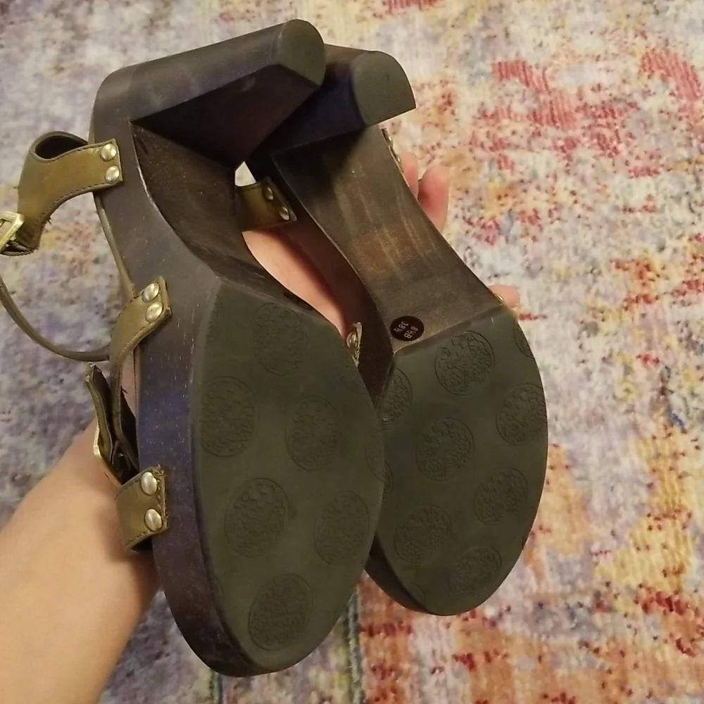New! Vince Camuto Women's 'Catey' Leather Sandals - Picture 5 of 5